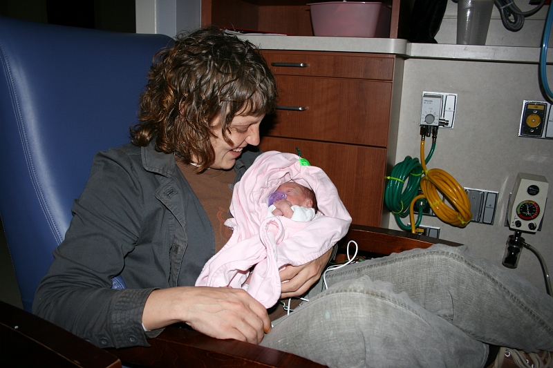 IMG_4923.JPG - Noelle with Sydney 3-1-08